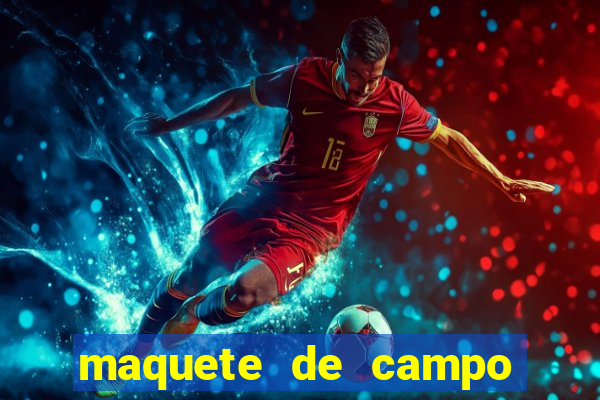 maquete de campo de futebol com material reciclavel