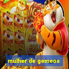 mulher de gemeos